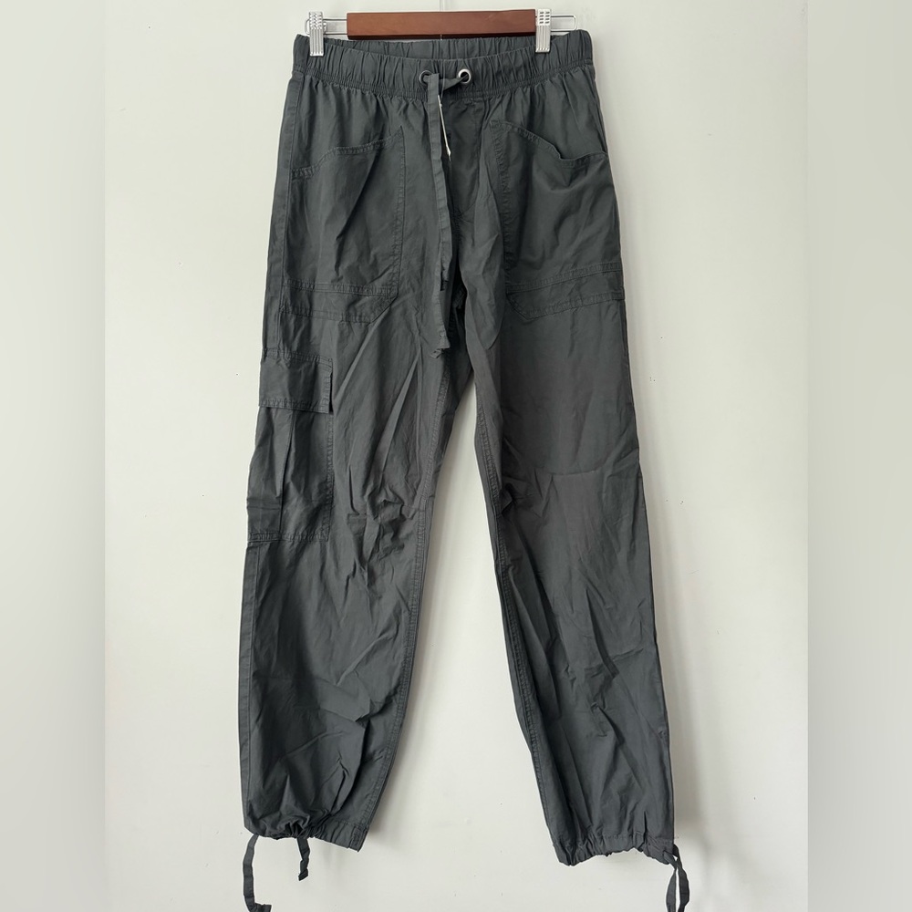 ‼️Brand New‼️ Aerie grey cargo pants with pockets, drawstrings, elastic waist